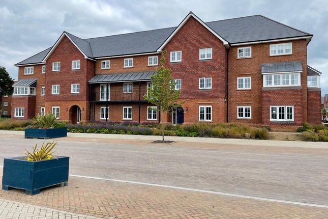 Thumbnail Flat to rent in Franklin Gardens, Didcot