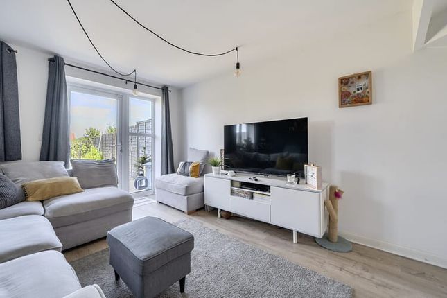 Potter Crescent, Wokingham photo 2