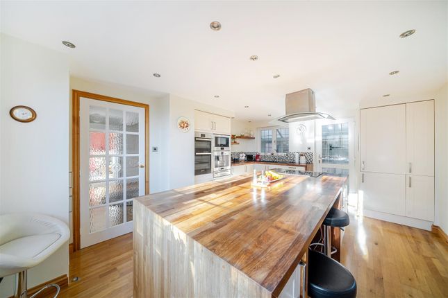 19, Belfield Park Avenue, Weymouth photo 3