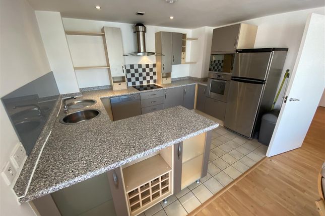 832, W3, Manchester photo 3