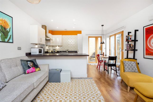 Flat 8 Royal House,, Church Road, London photo 5
