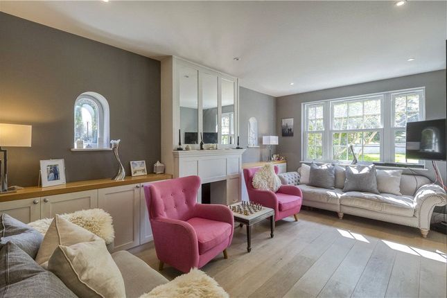 25, Henley Drive, Surrey photo 3