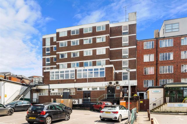 Flat for sale in Eastgate Gardens, Guildford
