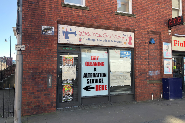 Retail premises to let in St Thomas Street, Sunderland