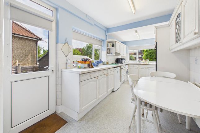 9, Birch Avenue, Reading photo 2
