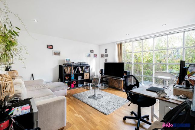 Thumbnail Flat to rent in Warren Apartments, Station Rise, London