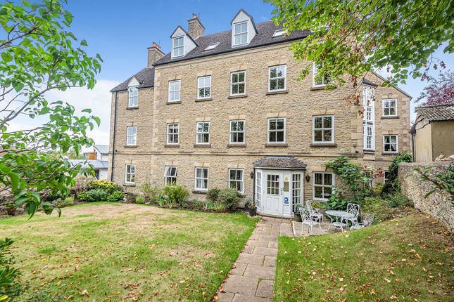 Flat for sale in Woodstock, Oxfordshire