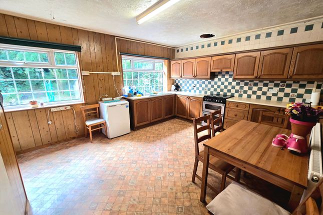 34 Dunraven Street, Bridgend photo 2
