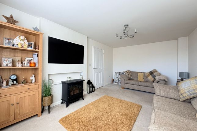 7 Shield Way, Scarborough photo 2