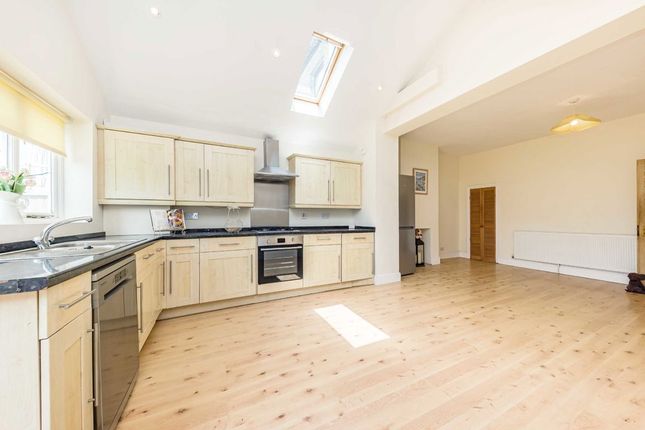 52, Malvern Road, Hampton photo 4