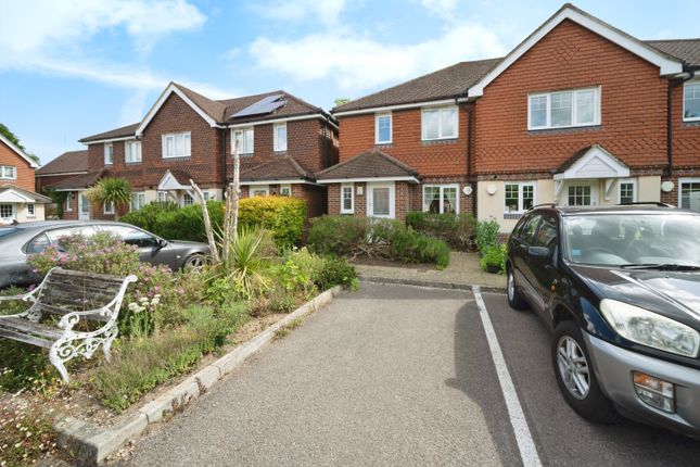 7, The Croft, Godalming photo 3