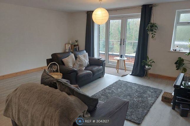 Flat   Hiltingbury Road, Chandler's Ford photo 3