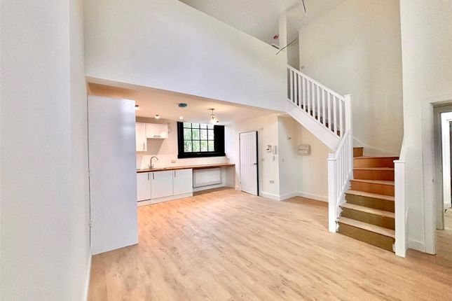 Thumbnail Flat to rent in Kingswell Street, Northampton, Northamptonshire