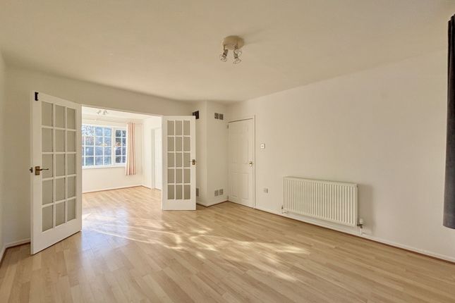 96 Woodchester, Bristol photo 2