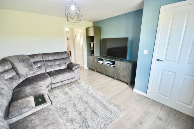 68 Buzzard Way, Loughborough photo 2