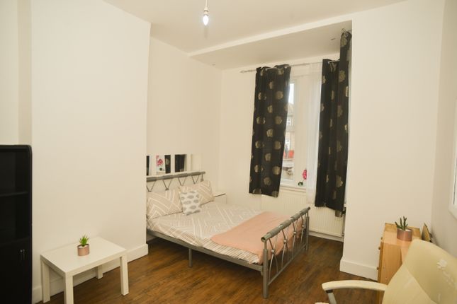 ROOM E, 351 Prince Regent Lane,London,E16 3JL, London photo 5