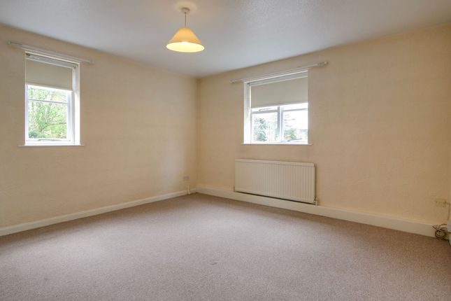 Flat to rent in London Road, Guildford Court