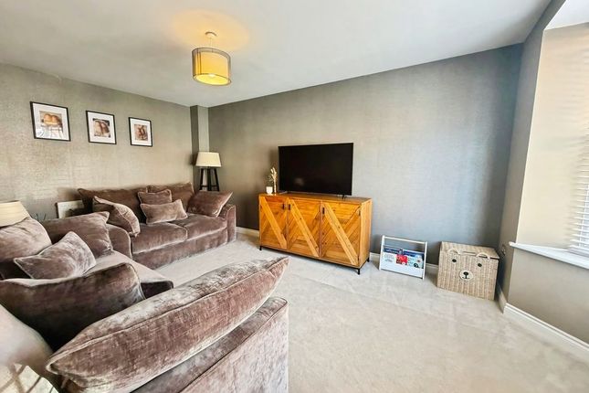 8, Priory Avenue, Newcastle Upon Tyne photo 3