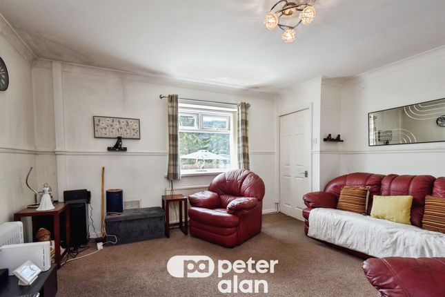 11, Park View, MOUNTAIN ASH photo 5