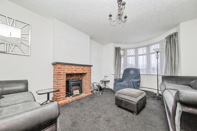 9, Lake Avenue, Clacton-On-Sea photo 3