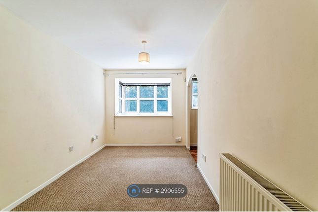 Ladd Close, Bristol photo 4