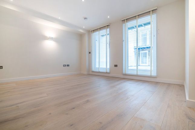 Thumbnail Flat to rent in William IV Street, Covent Garden