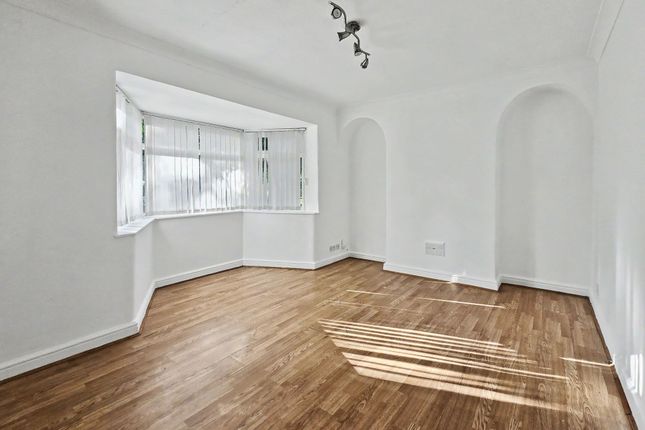 6 Prestwich Park Road South, Manchester photo 3