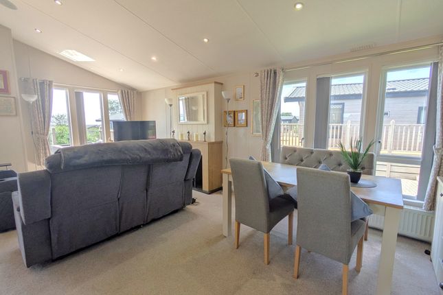 24 Sea Lawns, St. Austell photo 3