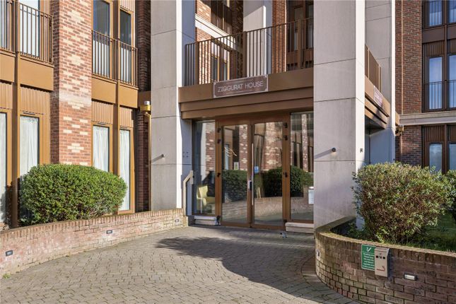 Flat 34,, Ziggurat House, St. Albans photo 2