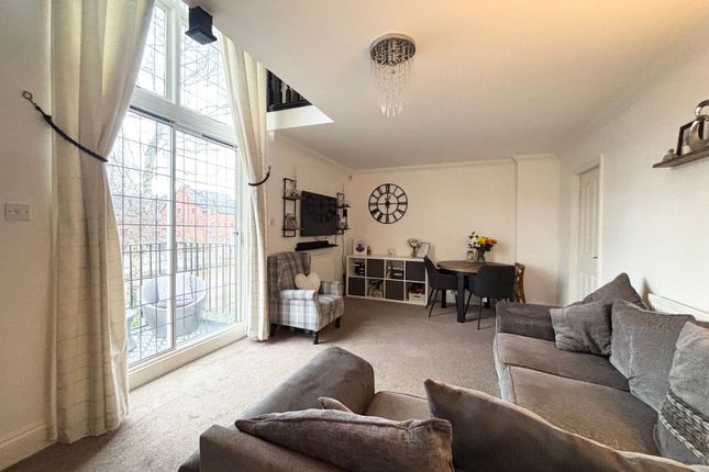 12 Chandlers Row, Manchester photo 2