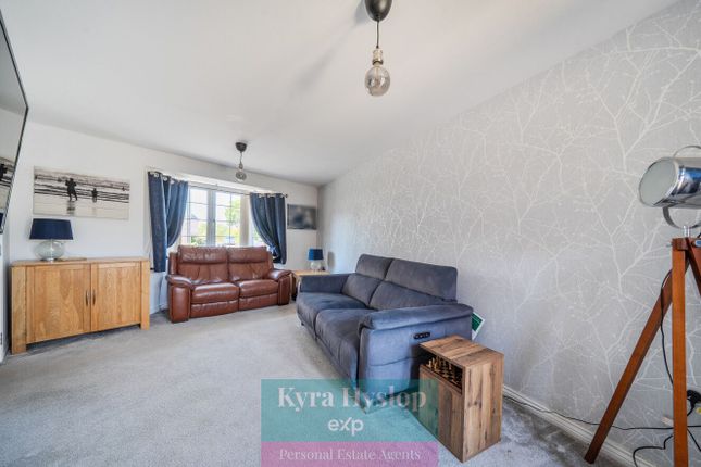 63, Barn Orchard, Exeter photo 3