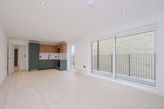 Apartment 2,, Ace Court, Wimbledon photo 2