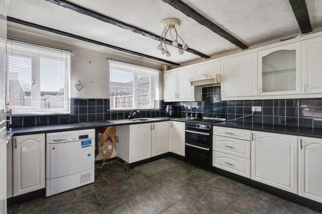 16, Claughton Avenue, Greater Manchester photo 3