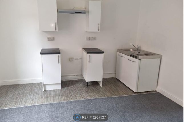 Flat, Stamford St, Ilkeston photo 3