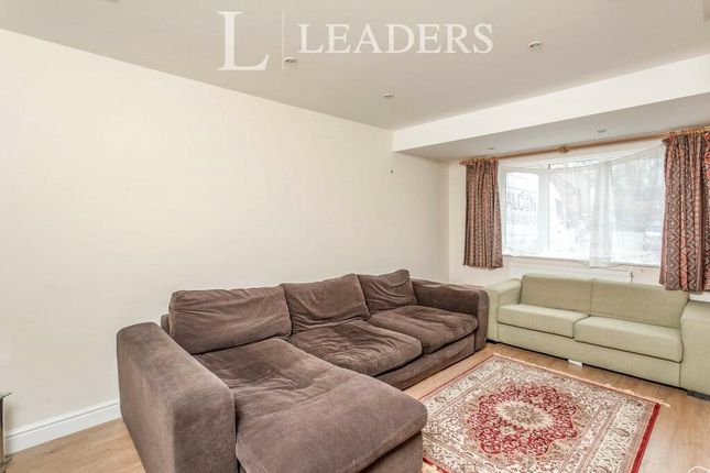 Room 4, 71, Fishers Field, Buckinghamshire photo 5