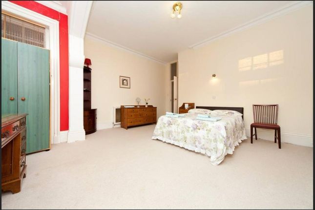 Flat 3, Parson Street, London photo 2