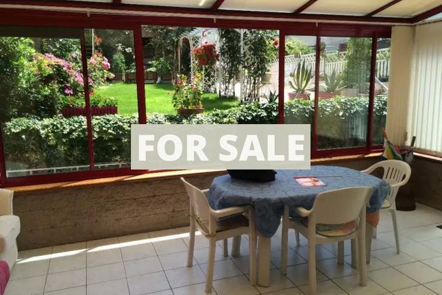 Town house for sale in Saint-Pair-Sur-Mer, Basse-Normandie, 50380, France