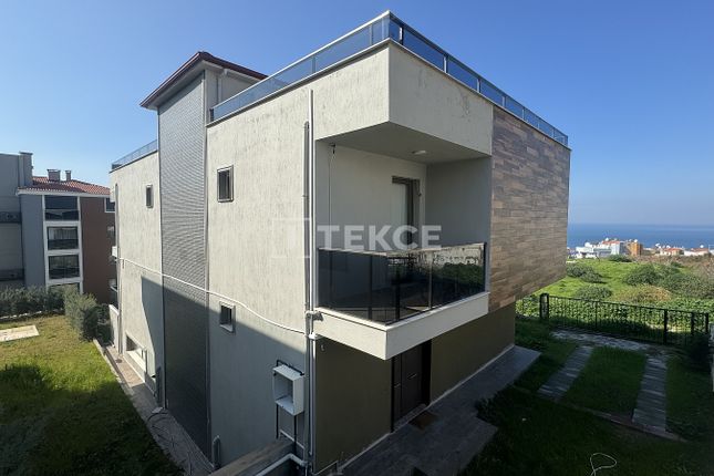 Detached house for sale in Kadınlardenizi, Kuşadası, Aydın, Türkiye