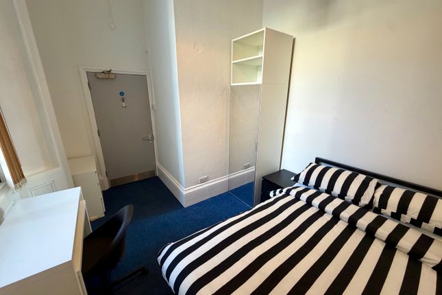 Queen's Gate Terrace , ICL/London photo 4