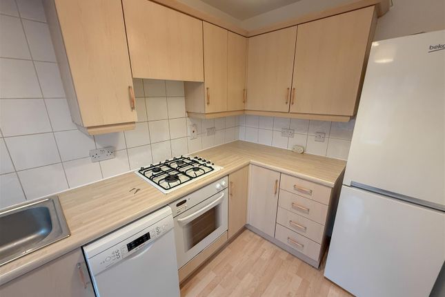 39, Magnolia Gardens, Edgware photo 4