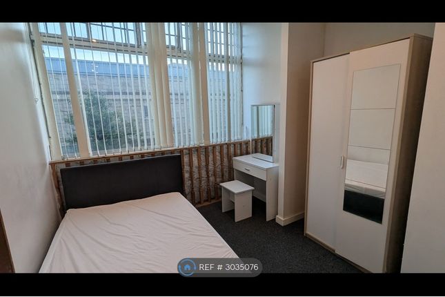 Apartment, Rawson Place, Bradford photo 4
