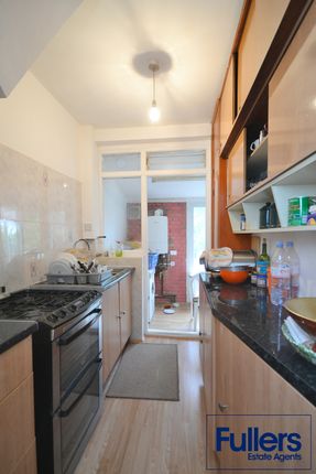 8, Norfolk Close, Palmers Green photo 5