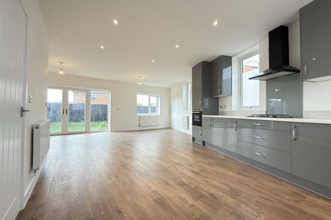 384F, Gipsy Lane, Leicester photo 2