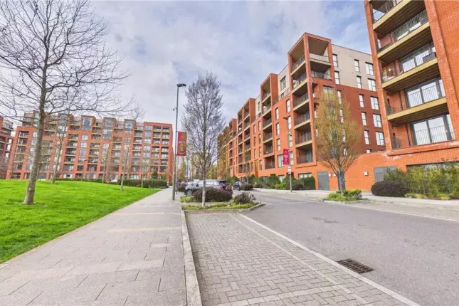 Lismore Boulevard, London photo 3