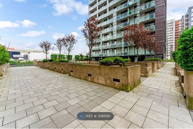 Meadowside Quay Walk, Glasgow photo 4