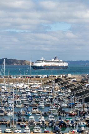 Anfree,, Royal Terrace, St. Peter Port photo 4