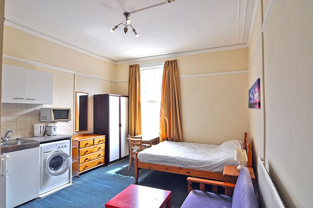 Studio For Rent - Cheniston Gardens