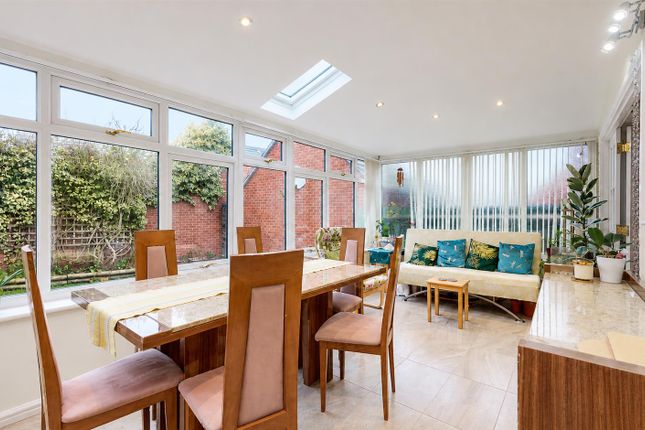 3, Minorca Grove, Milton Keynes photo 5
