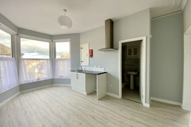 Flat 3 1, York Road, Great Yarmouth photo 2