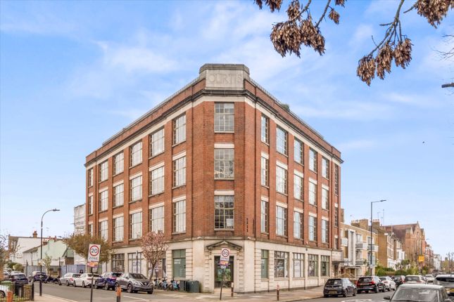 Penthouse Paddenswick Road, London photo 2